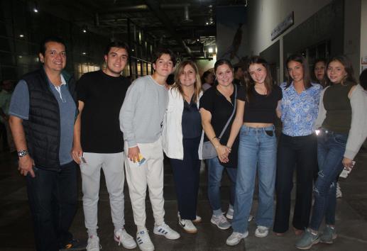 Veracruzanos gozan del 90's Pop Tour  en el WTC Boca del Río