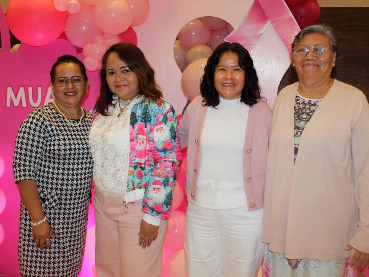 Mujeres del Circulo Rosa de MUAC cierran el año con broche de oro