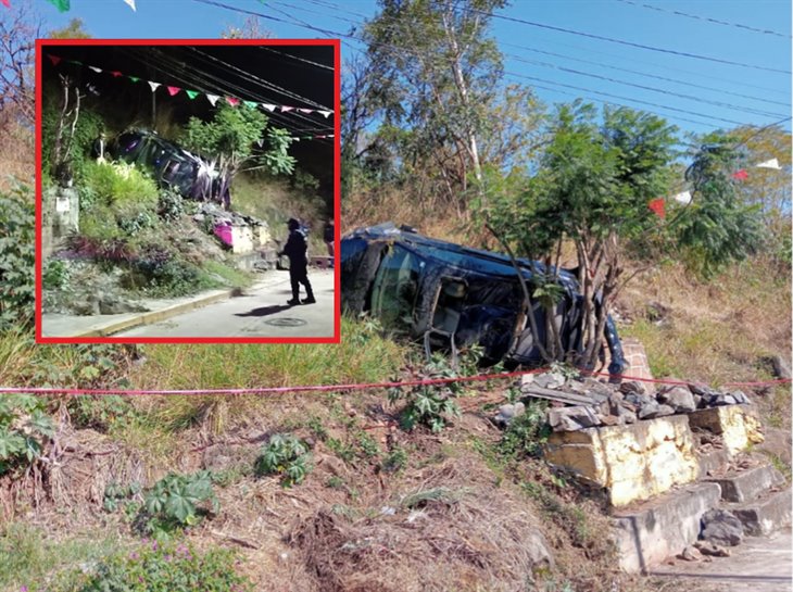 ¡Por ebrios! auto choca en Mendoza; se salió de la cinta asfáltica