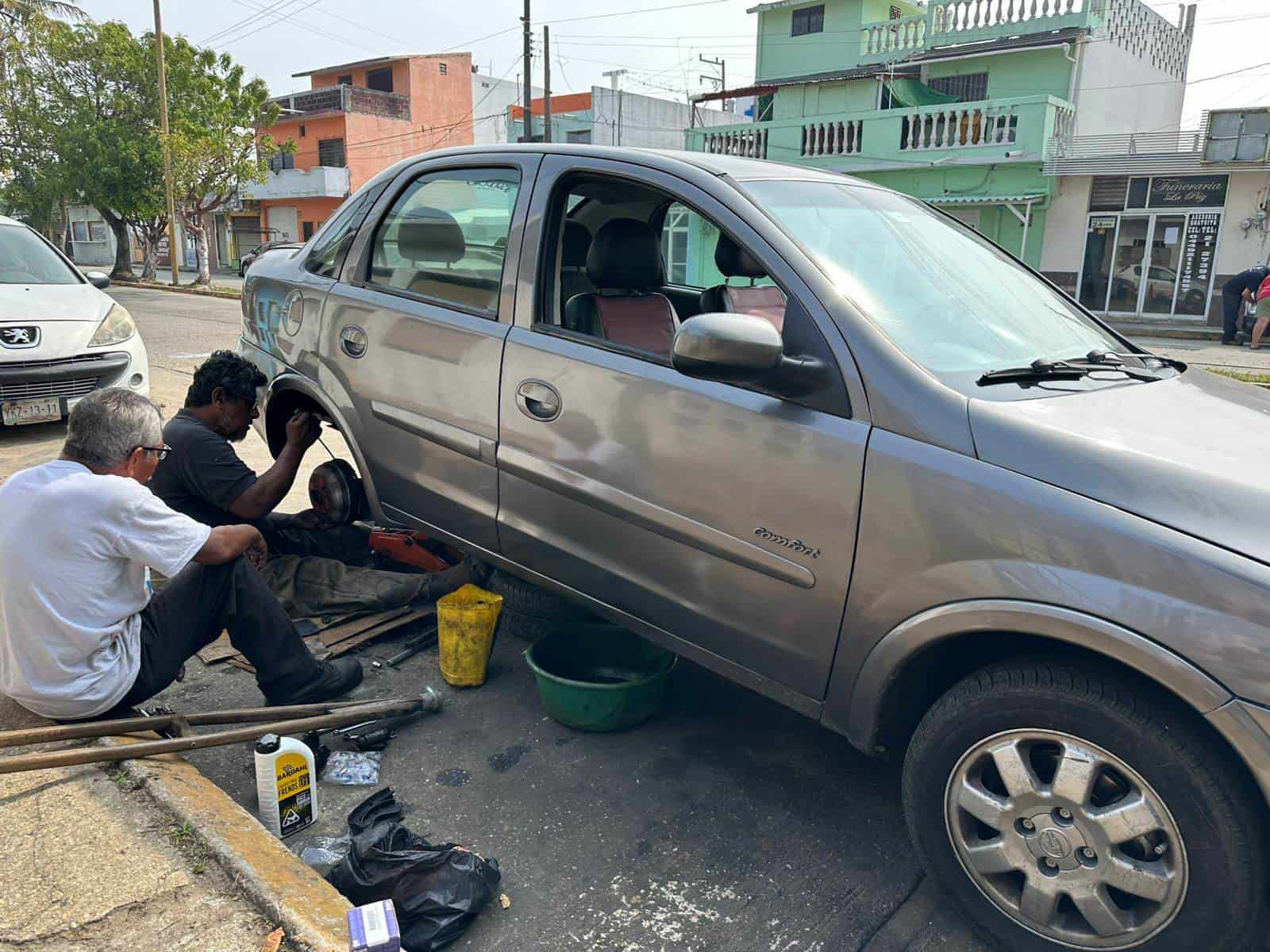 ¿Vas a viajar en fin de año?, mecánicos emiten recomendaciones para evitar tragedias |VIDEO