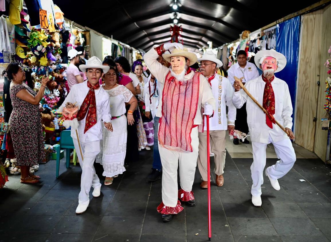 Café jarocho: ´Ya se va el viejo muriéndose de risa´