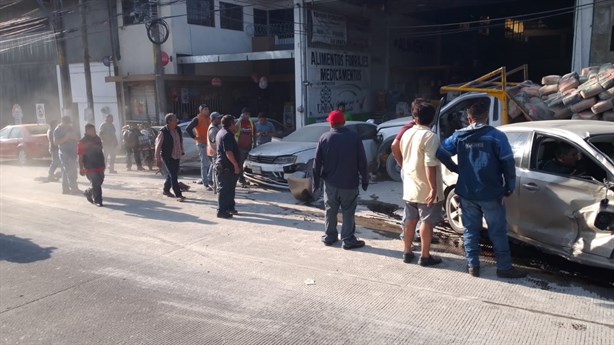 Carambola en Córdoba deja personas prensadas y severos daños materiales