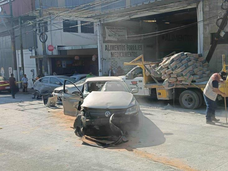 Carambola en Córdoba deja personas prensadas y severos daños materiales