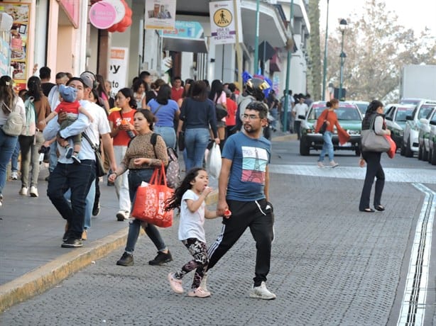 Así luce el centro de Xalapa, por compras de última hora por fin de año