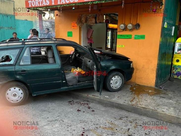 Despiden el Año Viejo en Veracruz entre mojigangas y sones jarochos