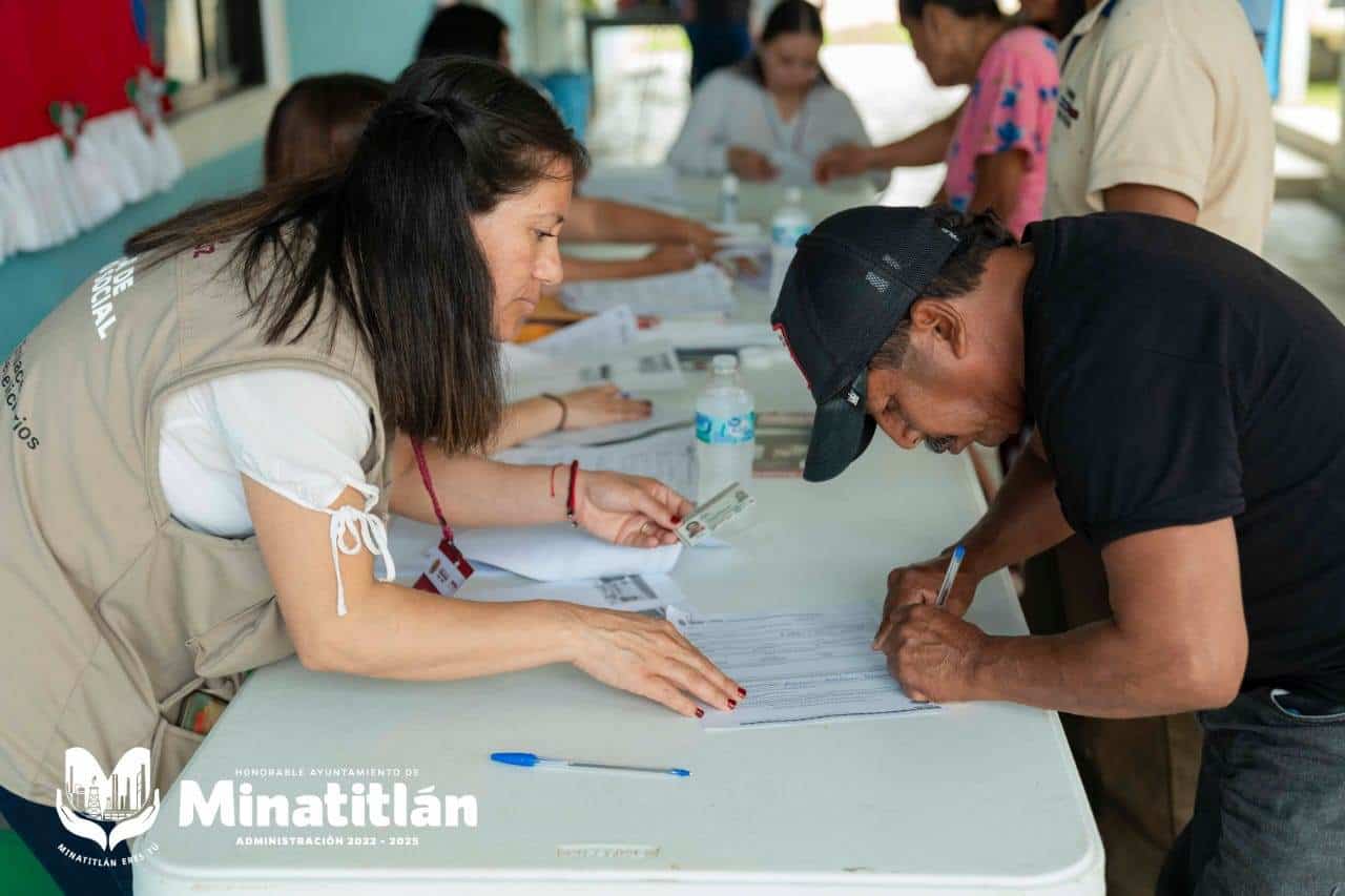 Carmen Medel Palma, entrega 210 canastas alimentarias en la zona rural