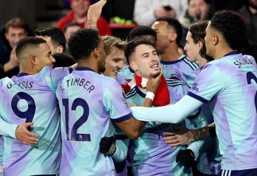 Sube Arsenal al subliderato de la Premier