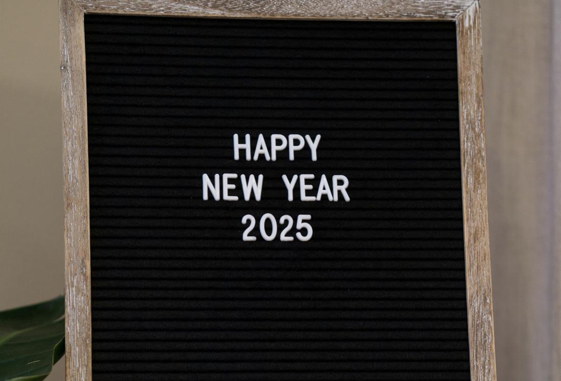 Horóscopos de Mhoni Vidente predicciones para el inicio de año 2025