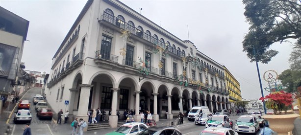 Trabajadores del Ayuntamiento de Xalapa a la espera de mejores salariales