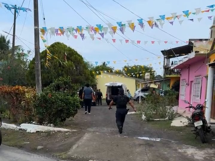 Joven de Úrsulo Galván intenta quitarse la vida con un arma blanca