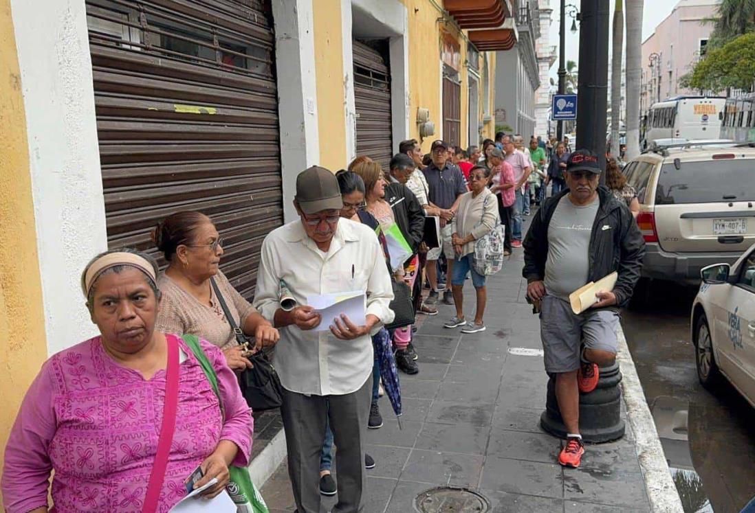 Se registra fila en módulos de Grupo MAS para realizar sus pagos correspondientes al 2025