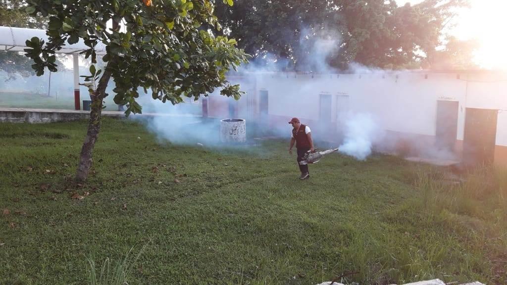 Posible brote de dengue en esta colonia de Agua Dulce; piden fumigación l VIDEO