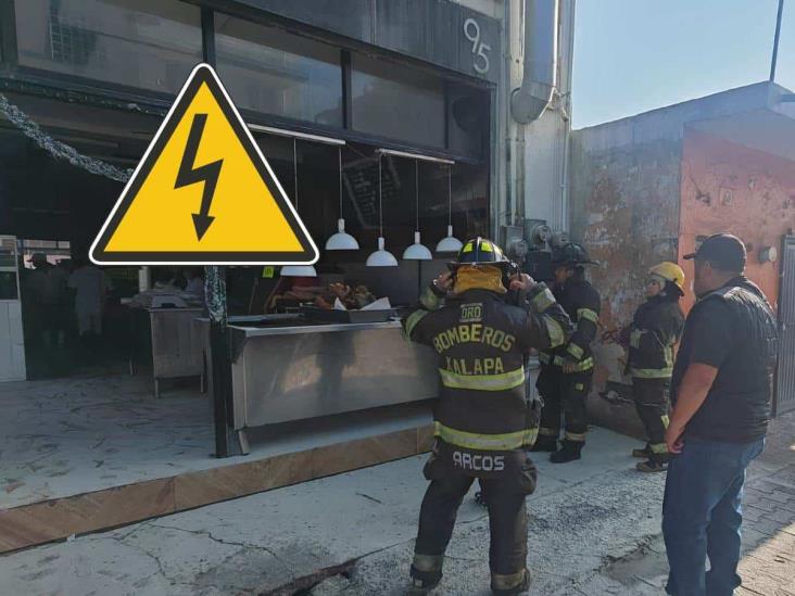 ¡Ay, las carnitas! Corto circuito en carnicería de Xalapa moviliza a bomberos