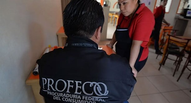 ¿Puede Profeco clausurar un restaurante por exigir propina?