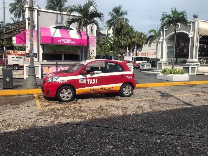 Taxistas de Veracruz repuntaron el servicio al 100% durante la temporada navideña