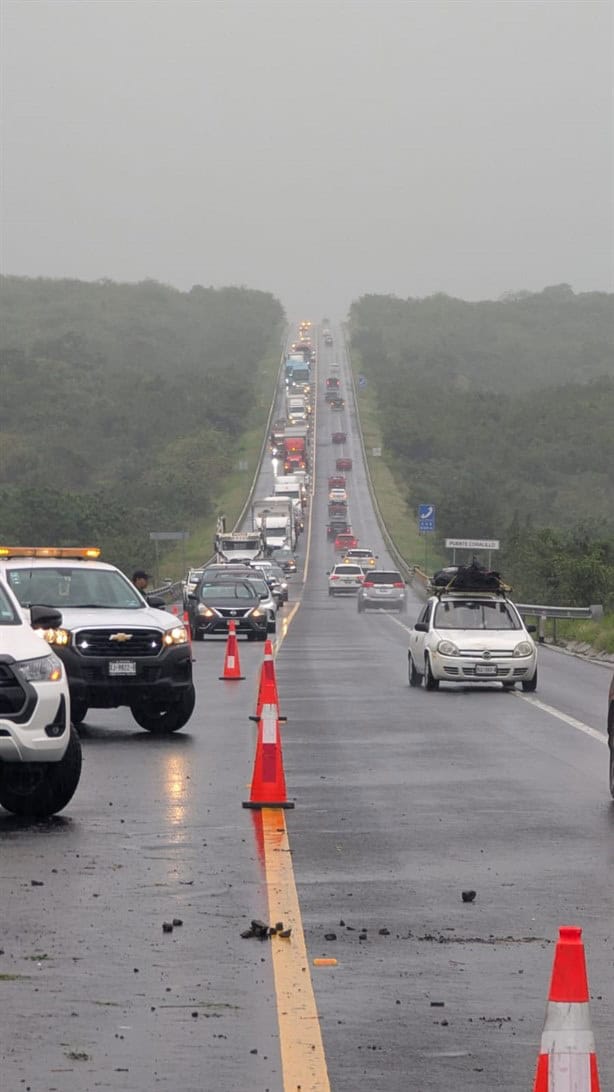 Conductor termina en el hospital tras choque en autopista Cardel-Poza Rica