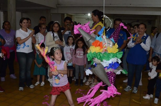 Imagen de Veracruz y Club de Leones llevan alegría a niños veracruzanos este día de Reyes | VIDEO