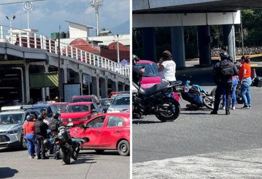Chocan moto y auto a un costado de Plaza Crystal en Córdoba