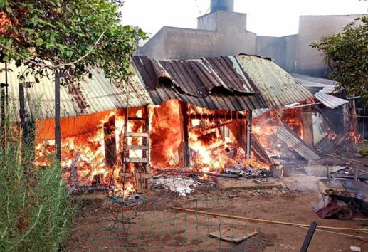Tragedia en La Haciendita: incendio consume humilde vivienda en Banderilla
