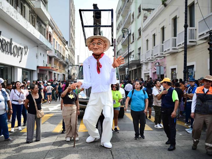 Veracruz despide el 2024 con un Desfile de El Viejo