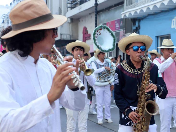 Veracruz despide el 2024 con un Desfile de El Viejo