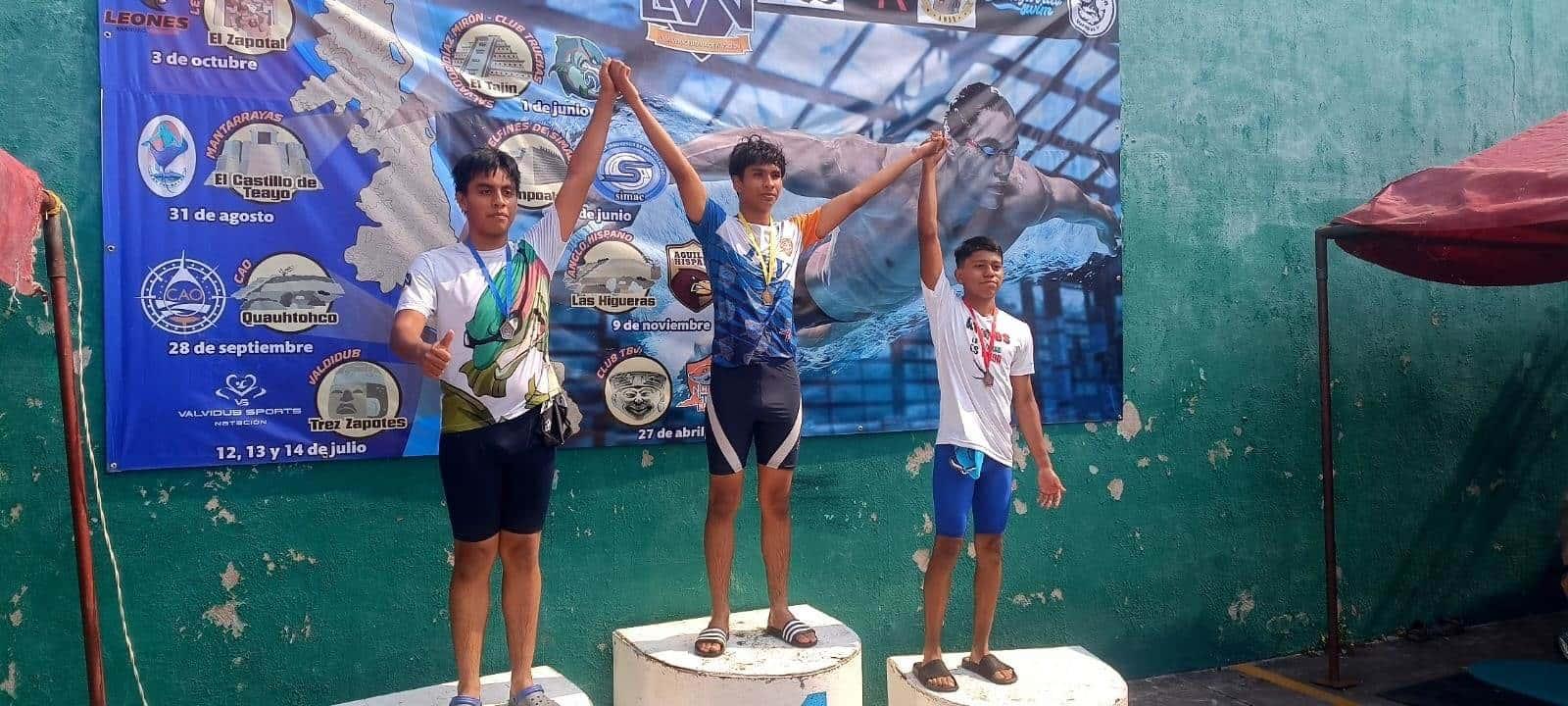 Lluvia de campeones en eventos de natación