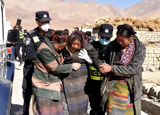 FOTOS Y VIDEO: Terremoto de magnitud 7.1 en el Tibet suma 95 muertos y cientos de heridos