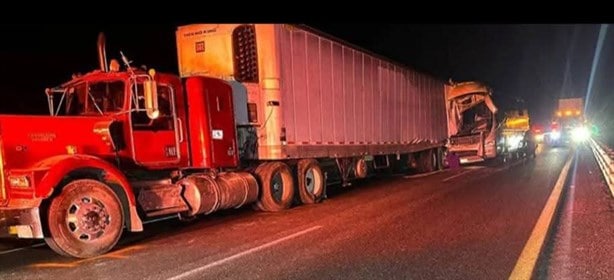 Se accidenta autobús OCC contra tráiler en la Puebla- Orizaba: más de 20 heridos