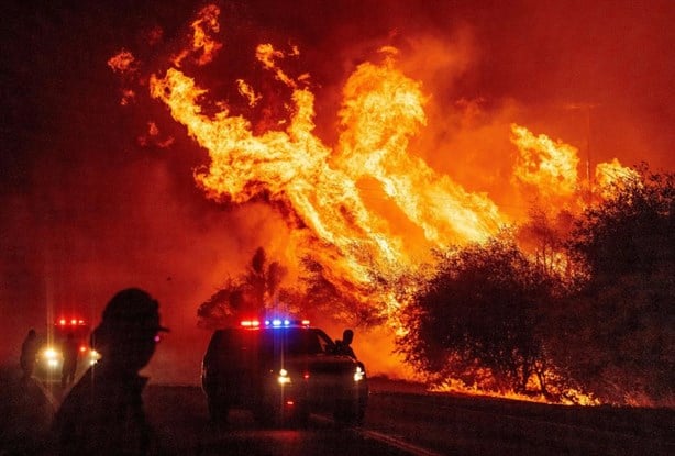 Alerta en Estados Unidos por incendios en California; famosos abandonan sus mansiones