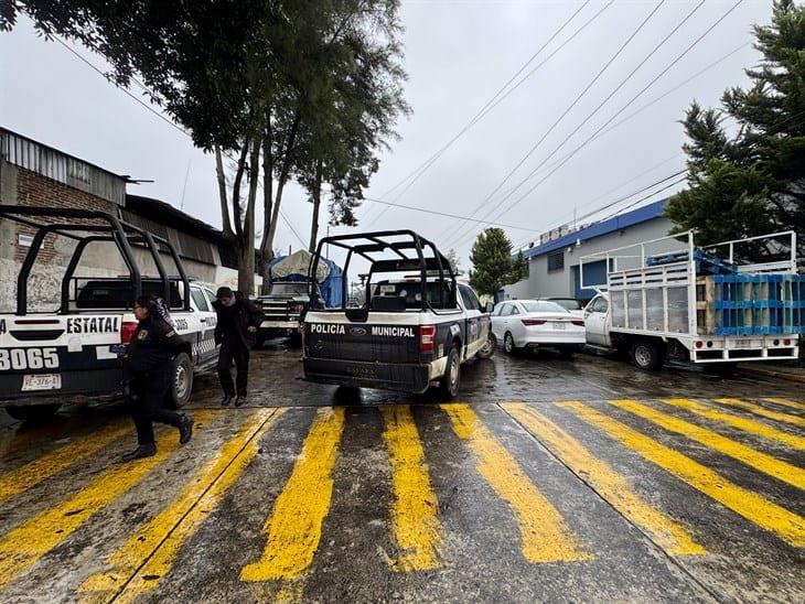 Cierran calle en Xalapa por asalto a cuentahabiente, le quitaron más de 50 mil pesos