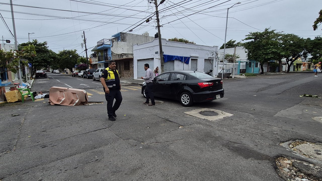 Motociclista resulta lesionada tras choque en el centro de Veracruz