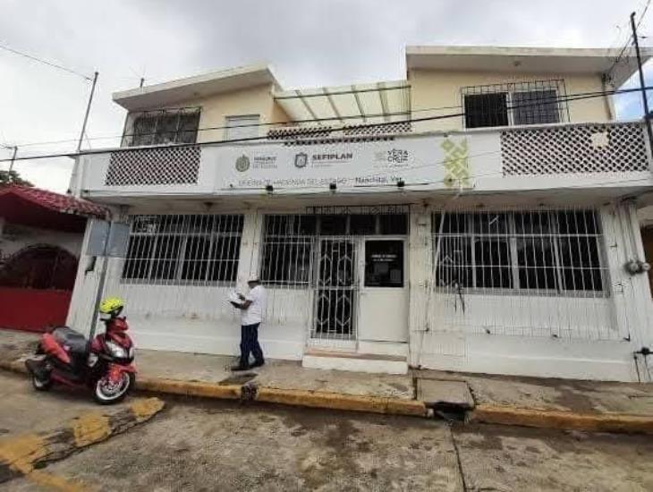 Atienden quejas de ciudadanos y trabajadores contra la titular de Hacienda en Nanchital