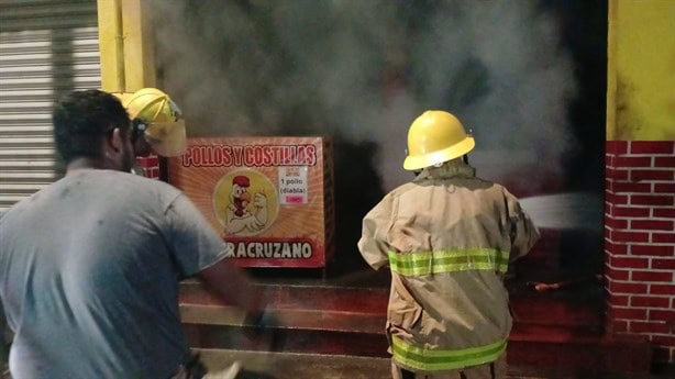 Se incendia un negocio en Medellín y moviliza a elementos de bomberos