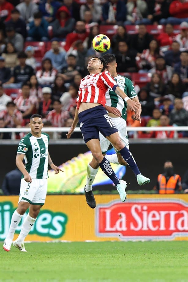 Suma Chivas primeros tres puntos del torneo