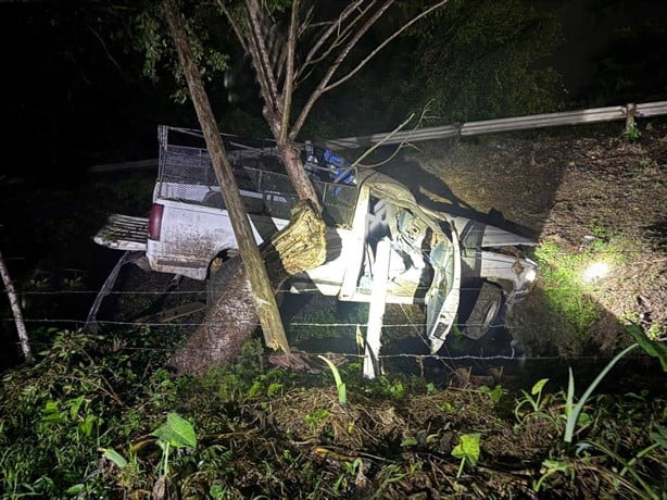 Camioneta se accidenta y es abandonada en carretera de Martínez de la Torre