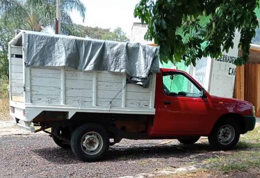 Roban camioneta Nissan en Misantla; solicitan apoyo para localizarla