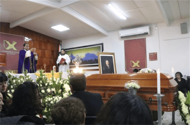 Dan el último adiós a Carlos García Méndez, rector de la Universidad de Xalapa 