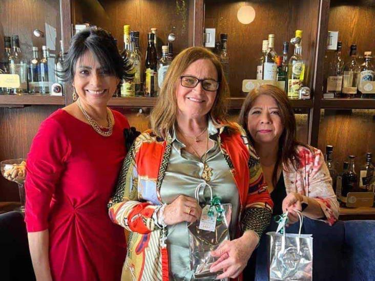 Socias de la UFIA Xalapa realizan brindis de fin de año