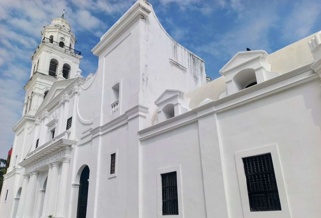 Catedral de Veracruz requiere mantenimiento urgente en campanario y madera