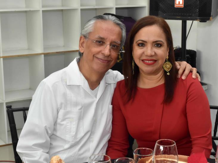 Socios celebran 40 aniversario del Club Rotario Veracruz Sur