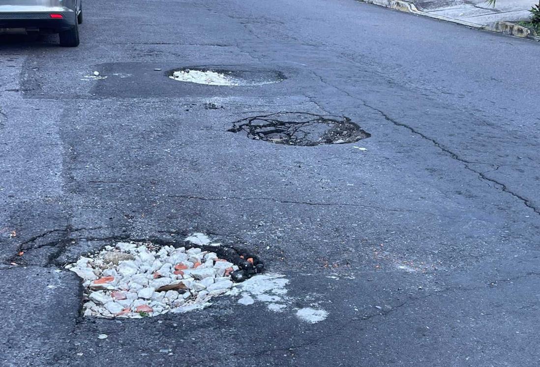 Alertan por enormes baches en la colonia Ignacio Zaragoza, en Veracruz