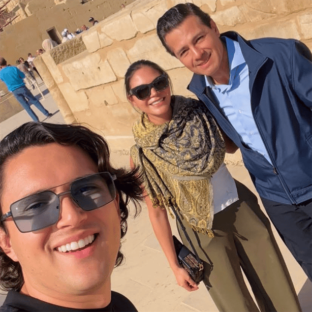 Captan a Enrique Peña Nieto en famoso templo de Egipto