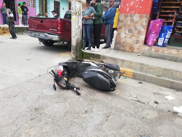 Accidente vehicular en el centro de Misantla deja a una joven lesionada