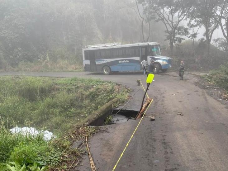 Puente a punto del colapsar en Mahuixtlán, Coatepec