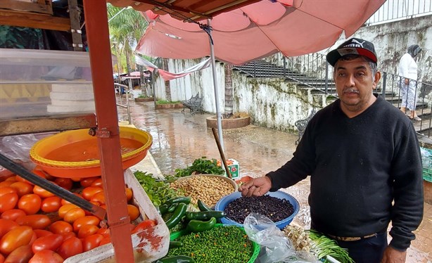 Por aumento de precios, cae venta de frutas y verduras en Misantla