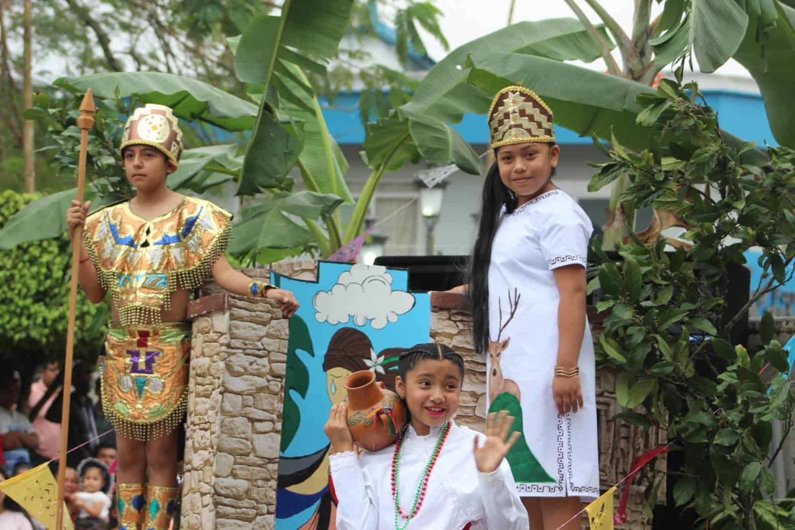 Todo listo para el desfile temático en el aniversario de la fundación de Misantla