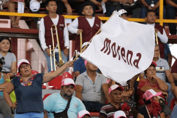 Aspirantes se truenan los dedos