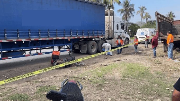 Motociclista pierde la vida en accidente en carretera Tierra Blanca-Tres Valles