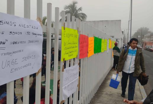 Protestas en Jurisdicción Sanitaria 7 en Orizaba; 200 empleados exigen pago de prestaciones