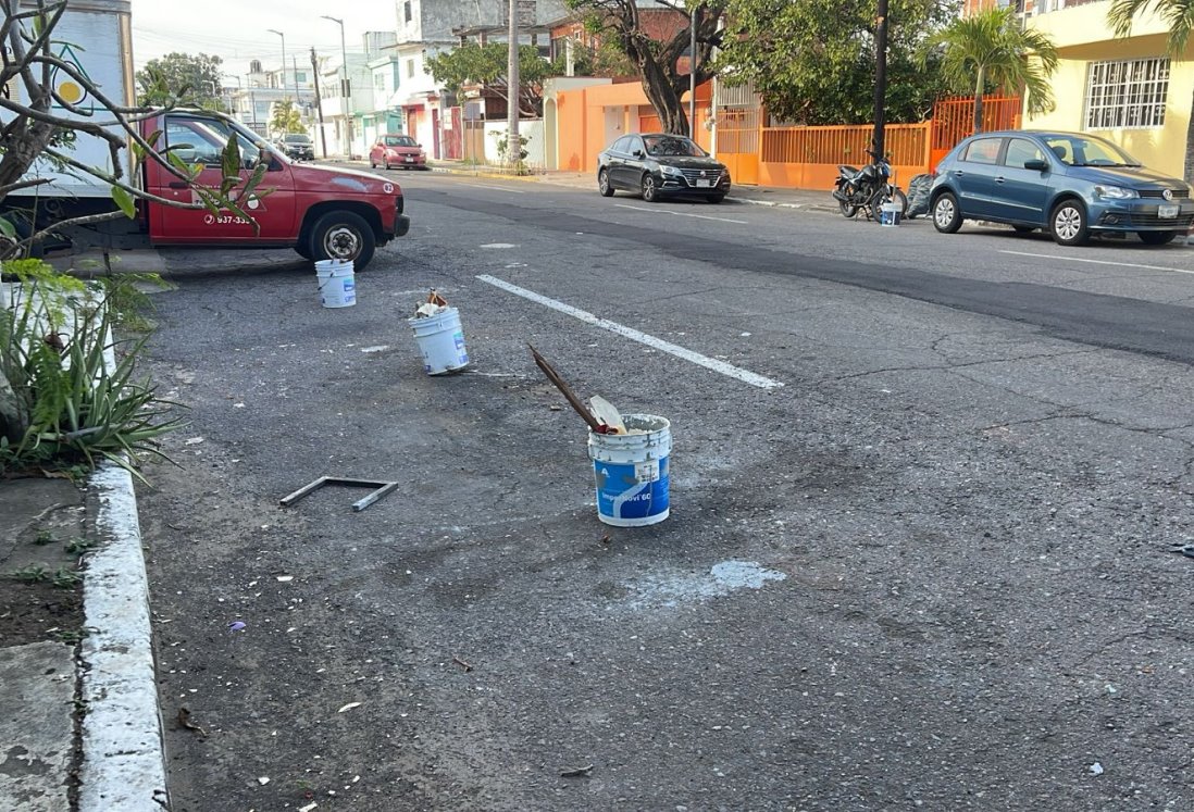 Vecinos de la colonia Zaragoza exigen solución al problema de apartar lugares en la vía pública